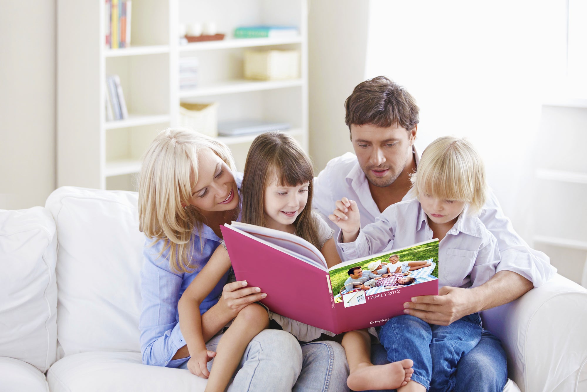 Print your Instagram photos in our one-click photobook maker